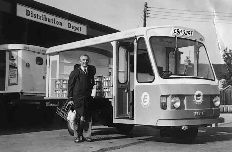 1978 Reg. Didcot Depot. Jason Eldridge comments "That’s my Dad, this was at Didcot depot, I think it was promoting either pintie bottles, or semi skimmed. I remember as a kid delivering leaflets for semi-skimmed milk.". Russell Finch adds "Dick Eldridge, Former Oxford Depot Manager-passed away a few weeks ago (posted October 2023). Lovely Fella."