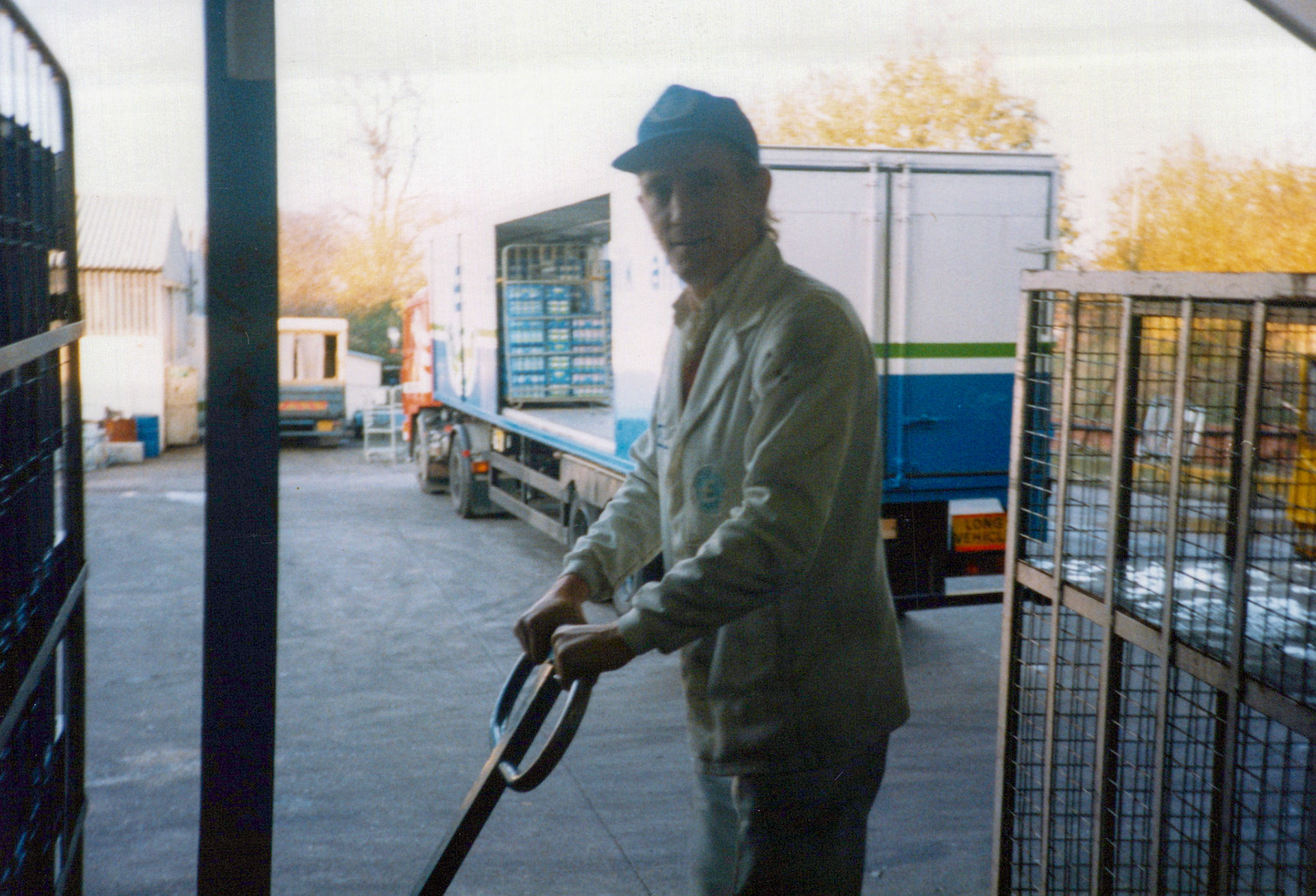 1986 Didcot - Pasteuriser Albert Bailey just outside the pasteurising floor (Courtesy Russell Finch)
