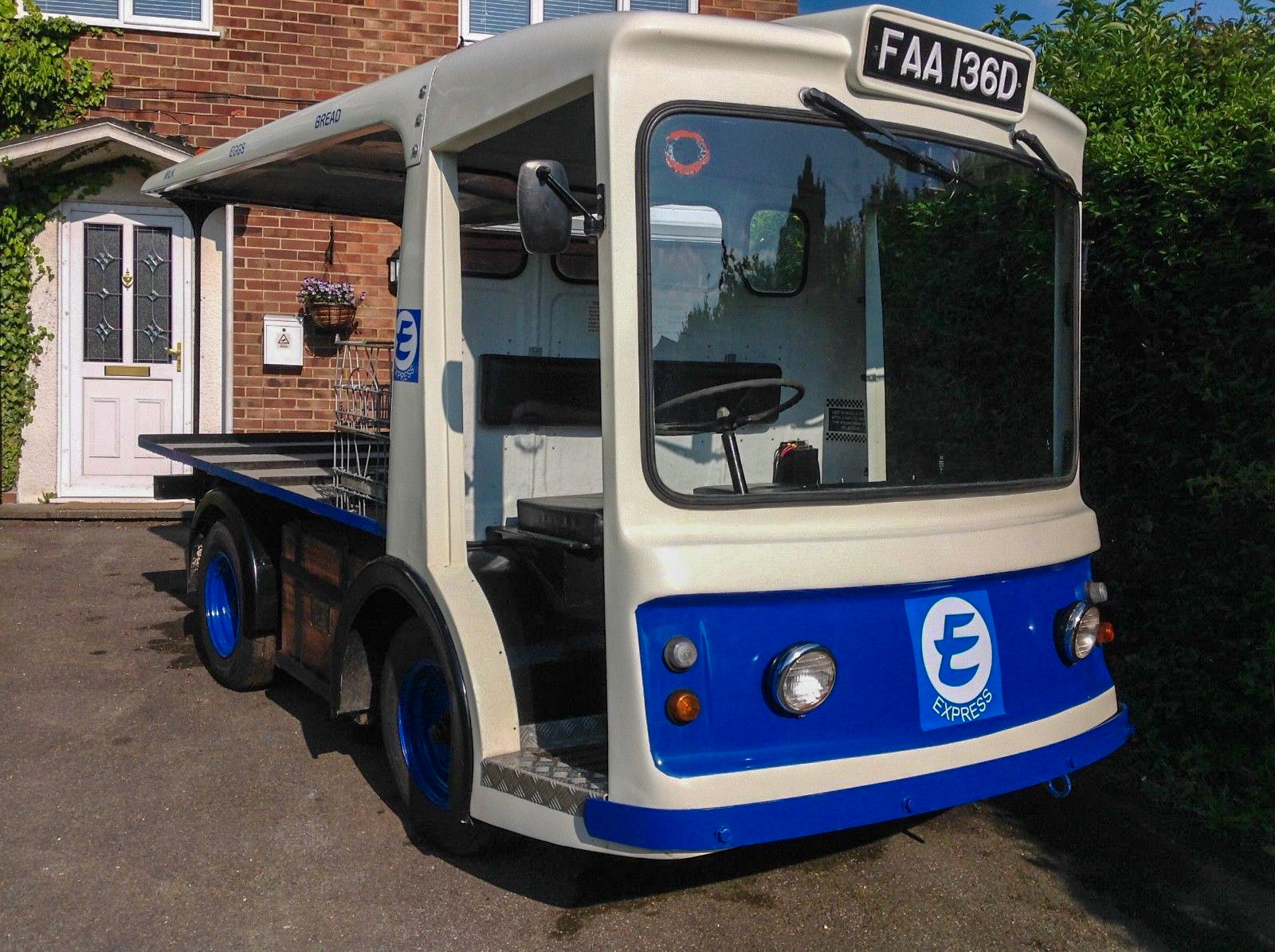 1966 Reg Express float in Ealing FAA 136D. David Sheehan comments "I grew up in Acton only to become a milkman myself-I worked for Unigate Co-op and Dairy Crest." (Courtesy David Sheehan)