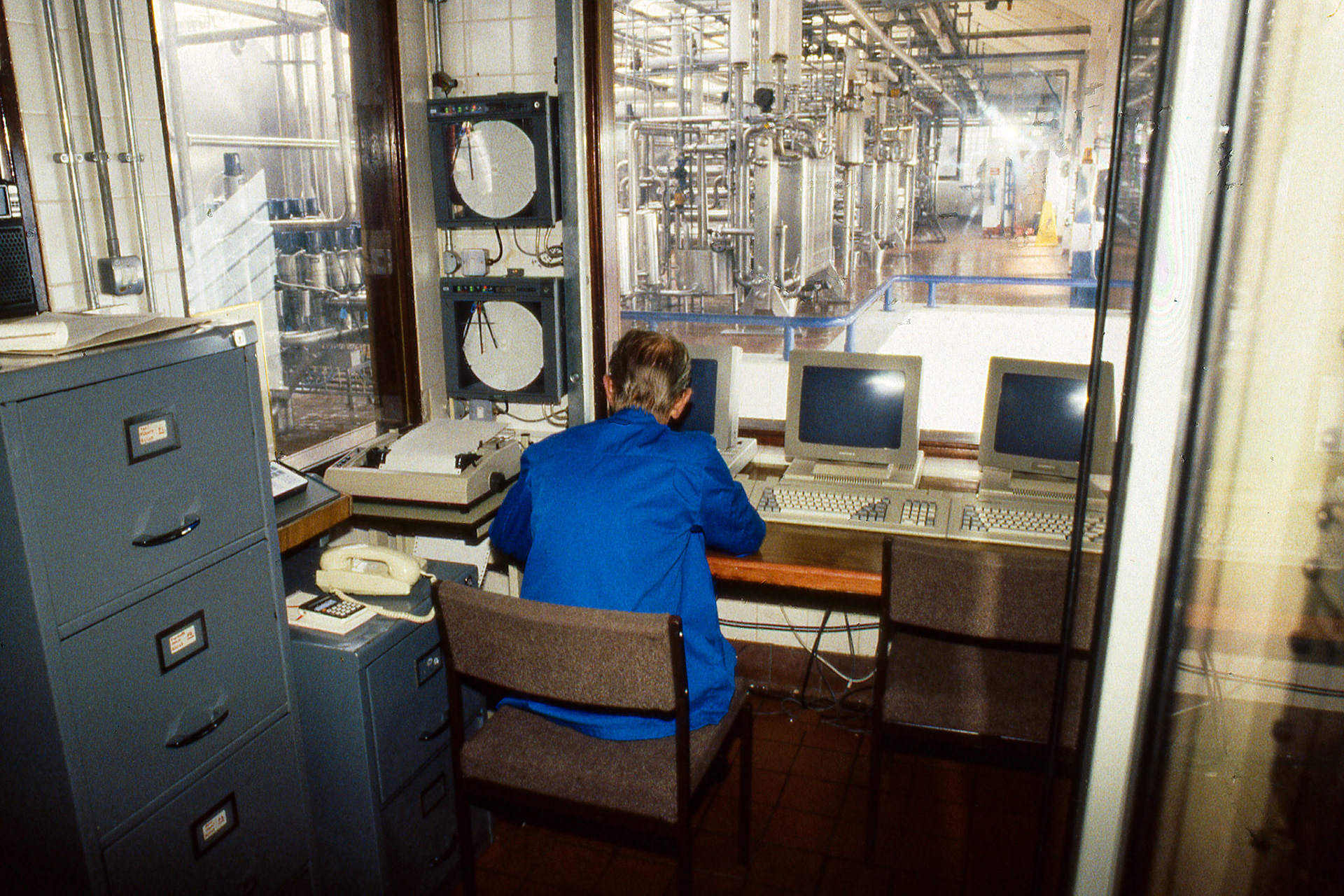 1980's South Morden Process Control Room (Courtesy Dave Fane)