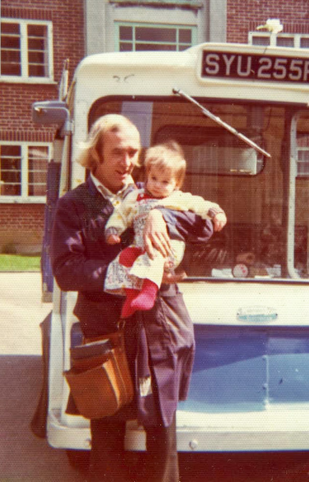 1980's North Finchley. David comments "My Dad David Evans during late 70's and early 80's... Torrington Park, Oakhampton Close, Friern Park and Cardew Court...he loved his customers... good old days". Paul Smith comments in 2024 "Milkman is Dave Evans from Whetstone depot, sadly Dave passed away a few years ago". (Courtesy David Evans)