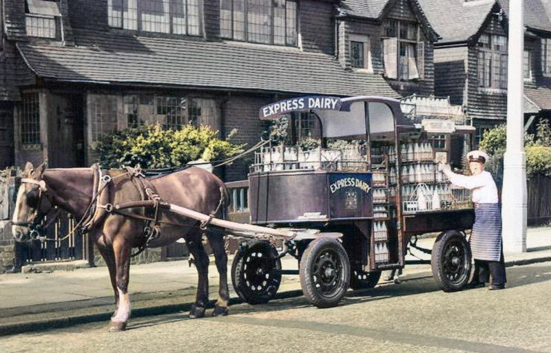 Horse drawn cart - colourised version. (Courtesy Michael Aldread)