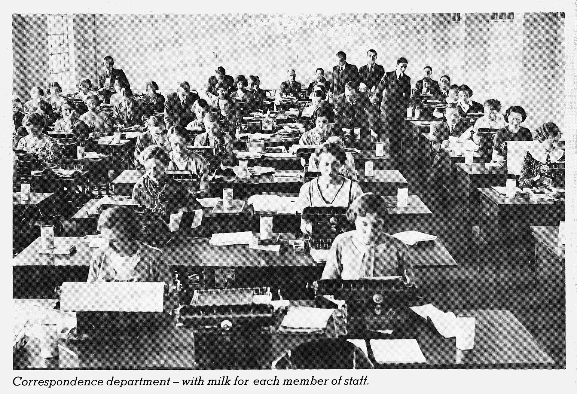 1933-1938 MMB staff in the Correspondence Dept at Thames House, Millbank. London. (Insert in MMB Magazine, 1983 Sept-Oct, courtesy Andy Wallis)
