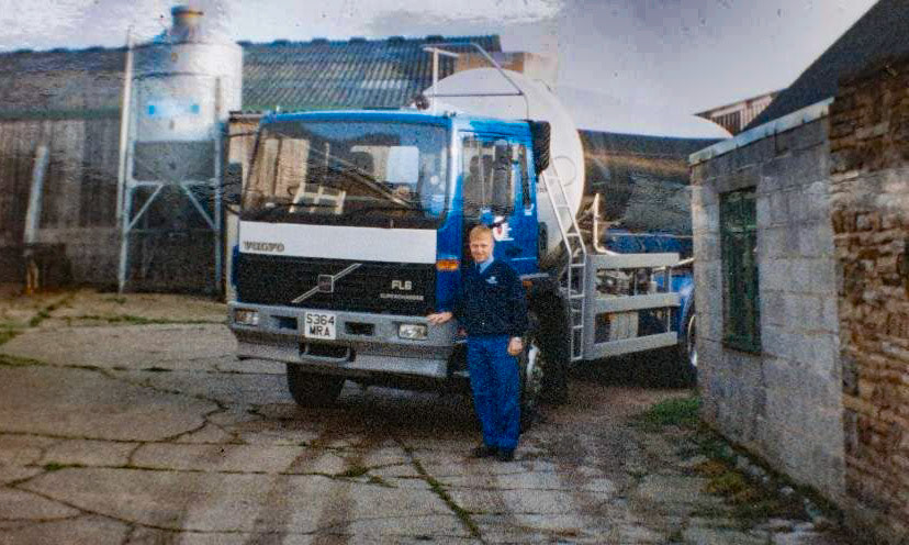 1998 Wakefield Dairy farm collection. Volvo S364 MRA. Richard Flood comments "I was a driver for Express, I think this was Bennetts Farm, somewhere in Sheffield." (Courtesy Richard Flood)