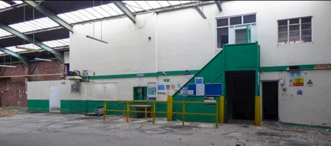 St Helens Depot, now a gym after Dairy Crest closed the depot. Paul comments " 😩😩😩😩😩we were happy when we were blue!" (Courtesy Paul Simm)