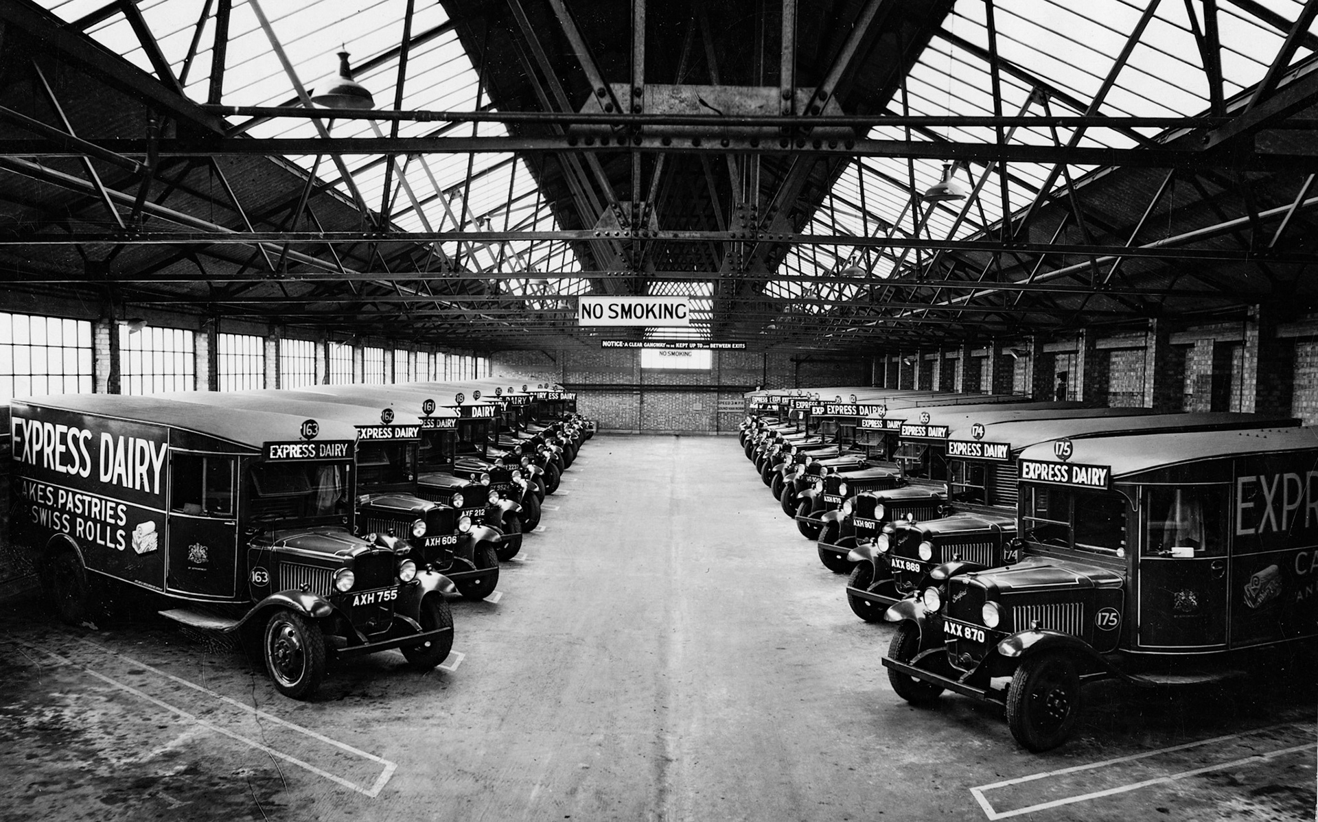 1932 Express Dairy Transport (Courtesy Paul Smith)
