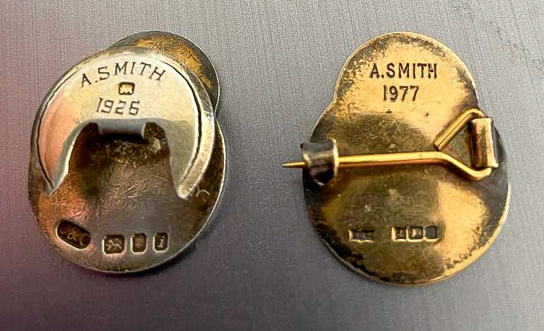 40 and 50 year service badges for 'A. Smith'. It looks as though the earlier badge has the start date (1926) and the second, 1977 badge the 50 year date. (Courtesy Leslie Croxford)