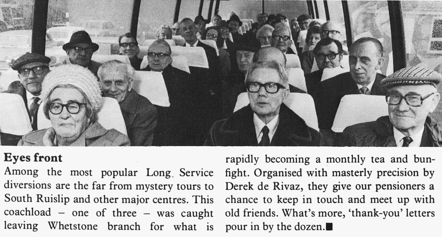 1977 Long Service Association coach trip leaving Whetstone Depot. (Express News Autumn)