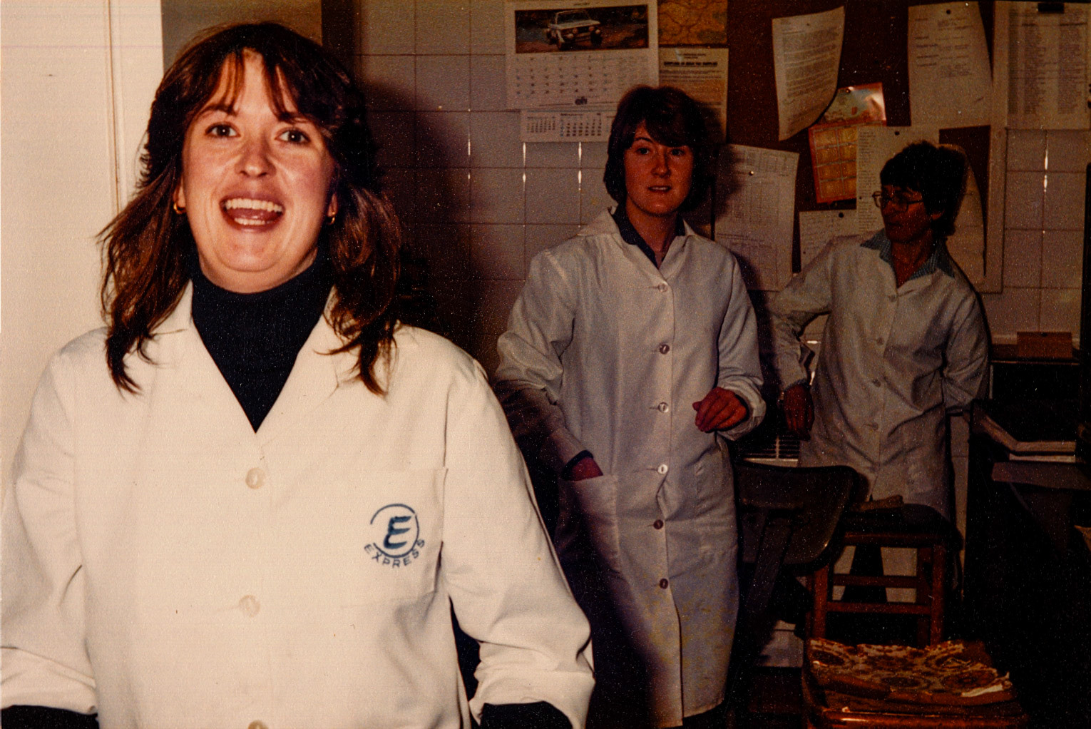 1980's? Minsterley Laboratory. Karen Gough comments "Mandy Pryce is in the front of picture, myself Karen Gough in the centre and Colleen Potter in the background. Taken in the Deck Lab. Phil Ruff adds "Nice to see my cousin Mandy". (Joe Lyons Collection)