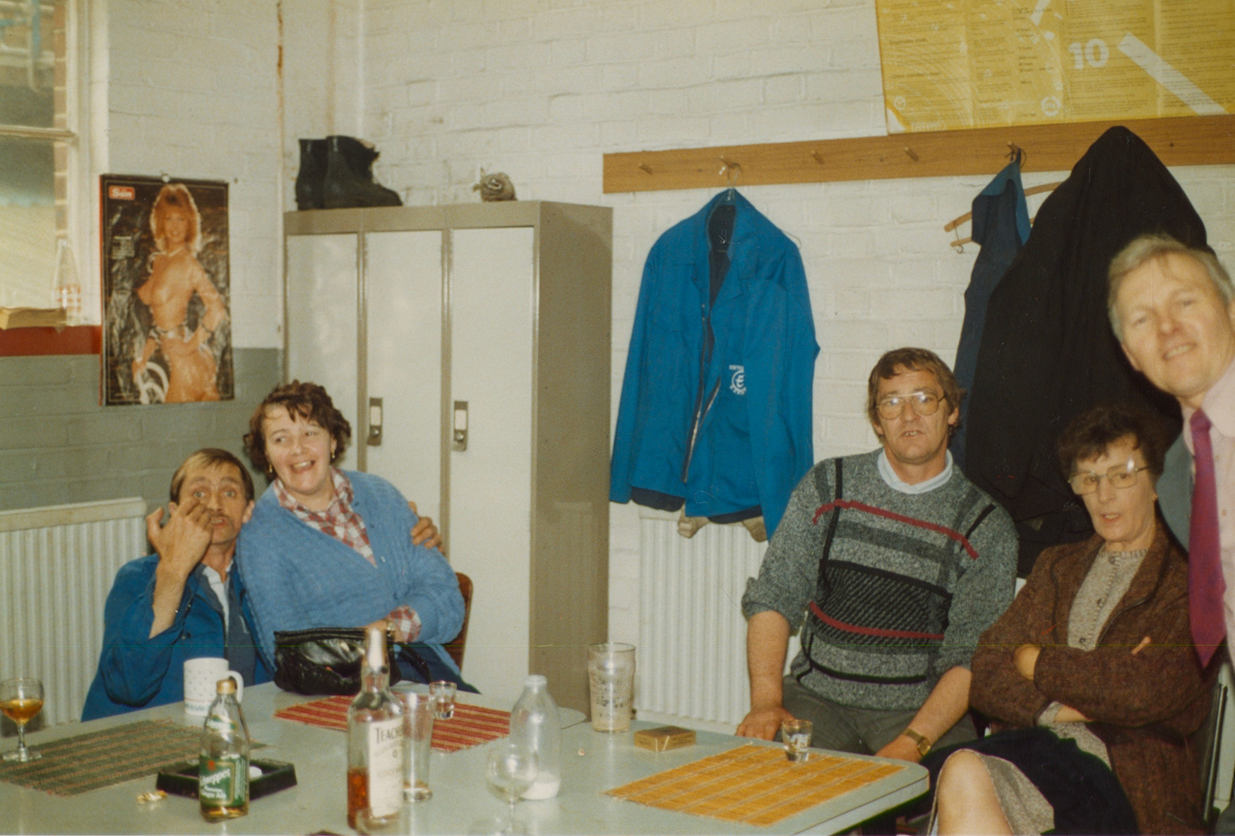 1986 Bromley Processing last day, including Reg Ball, Dickie Colvin, Bob Heath, George Cavill and lady from the canteen.  (Picture by Reg Ball, on loan from Colin Bristow)