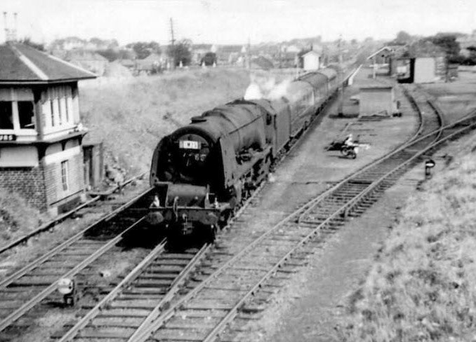 Steam Locomotive passing through Kilmaurs station.Object No: EAPH687n (Courtesy futuremuseum.co.uk)