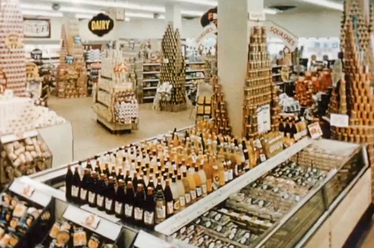 1957 Premier Supermarket Streatham. ‘Time for Leisure’ film (Yorkshire Film Archive)