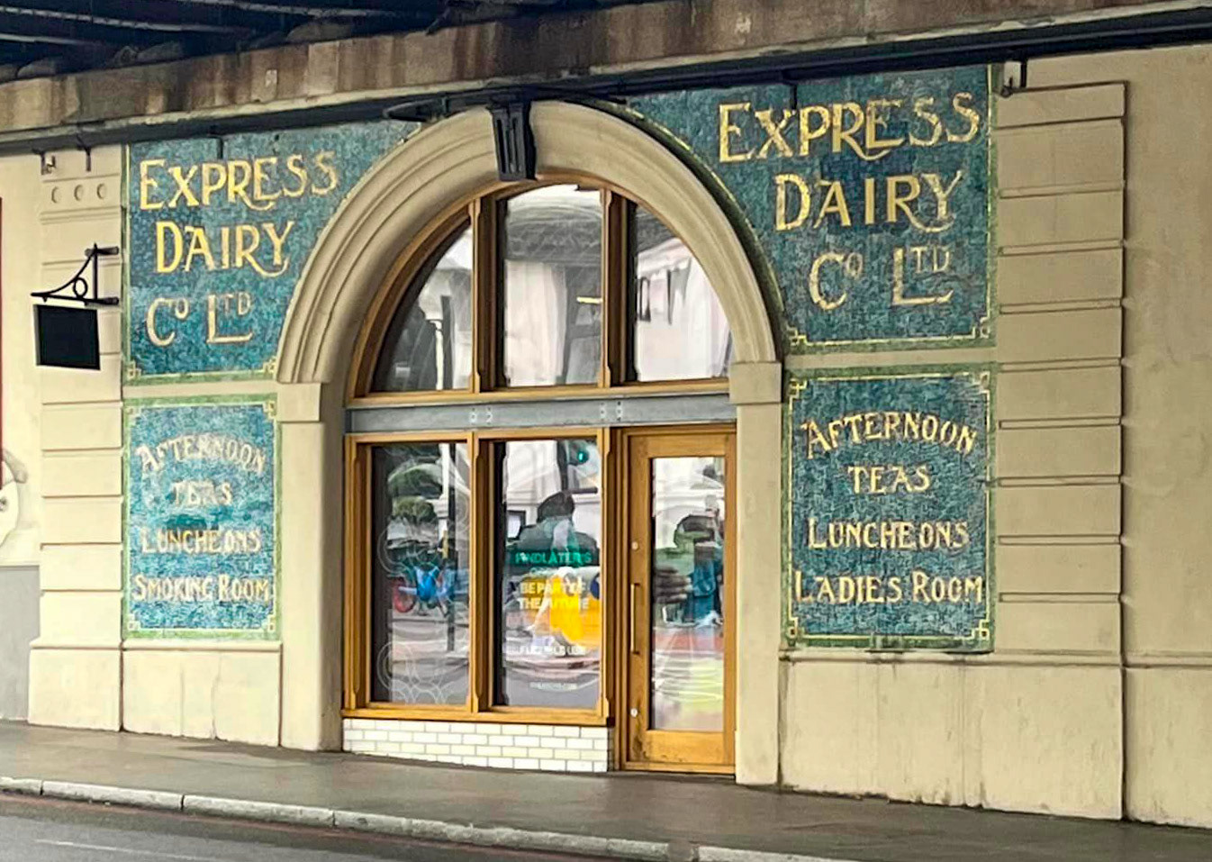 2023 Previous Express Shop, London Bridge station (Courtesy Ken Simmons)