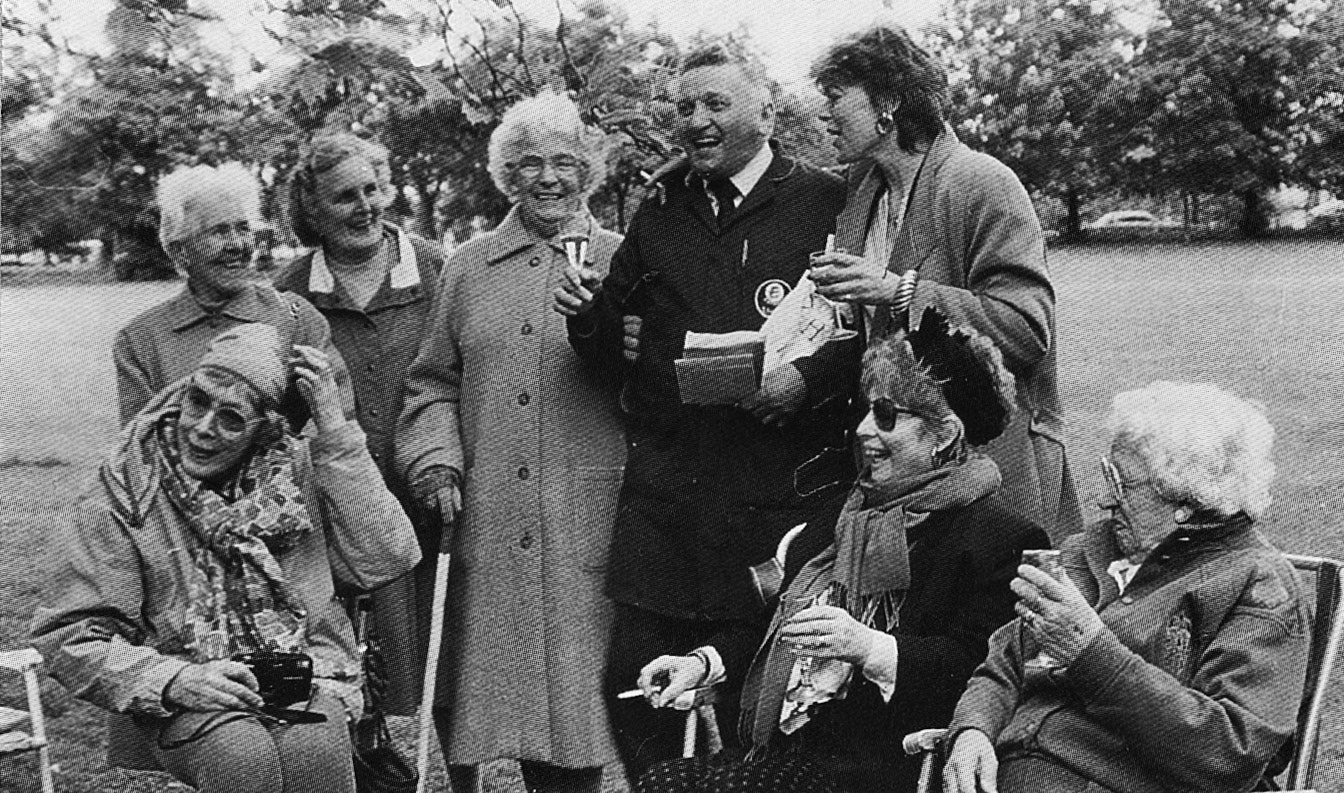 1993 Kew milkman Dennis Hayward retires after around 30 years service, from Richmond Depot. (Courtesy 'Kew through my camera lens' by Pat Thomas)