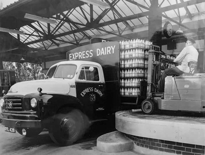 1950's Truck, Fleet No: 1618 (Courtesy Michael Aldread)