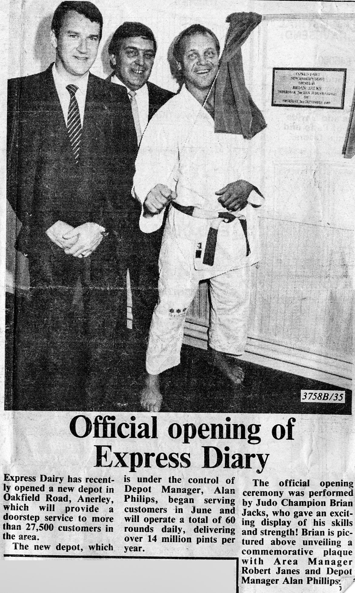 1980s Anerley Depot opening by Judo Champion Brian Jacks, with Alan Philips, Depot Manager and Robert Janes, Area Manager. (Courtesy Colin Bristow)