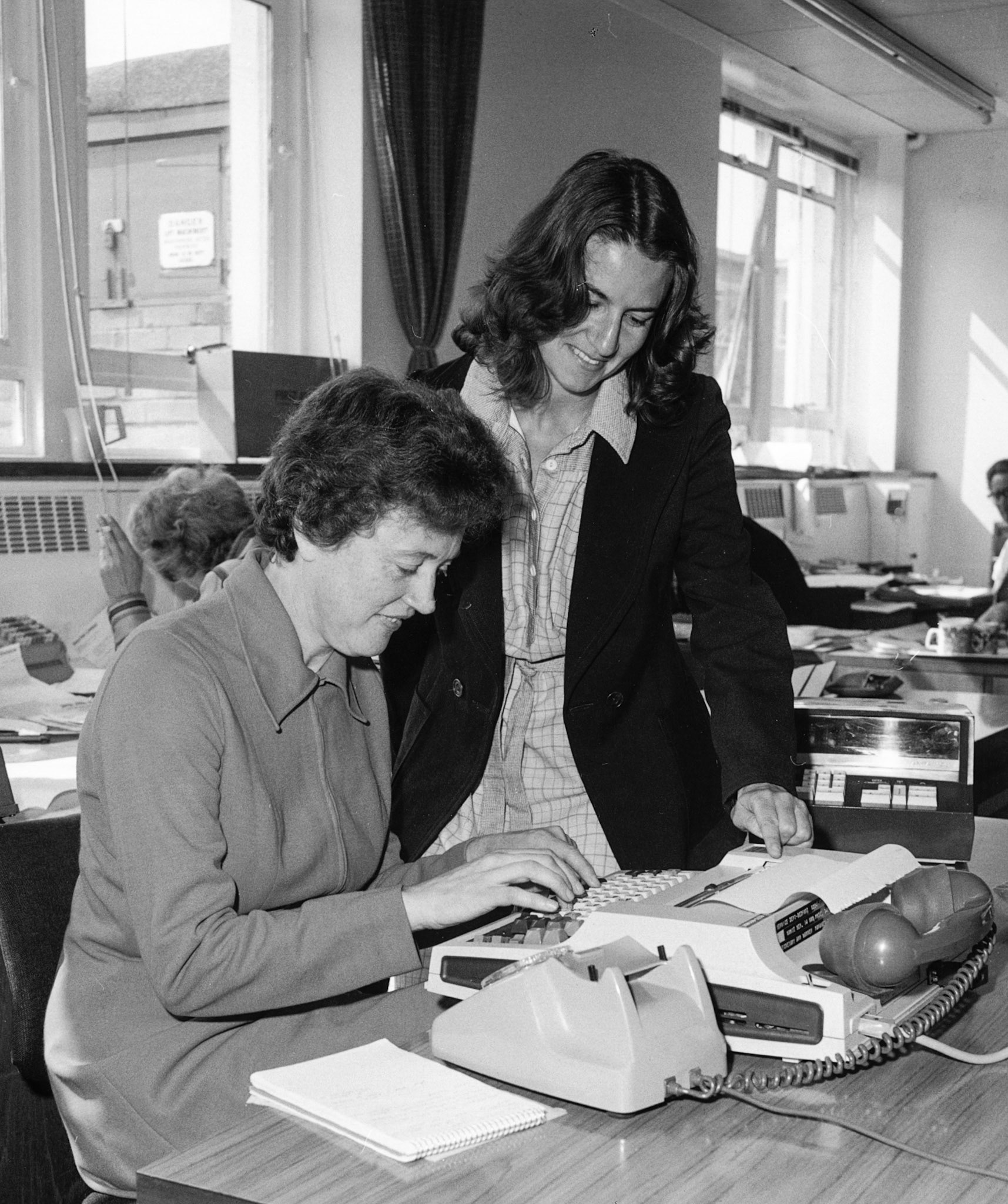 1978 Joan &amp; Angela Stoch from Management Services using Texas Instruments with acoustic coupler to GRIP mainframe running FCS