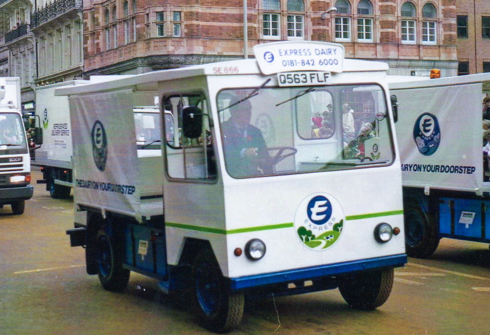 1980's Lord Mayor's Show, City of London, with Reg: Q563 FLG, Fleeet SE 866. (Courtesy Michael Aldread)