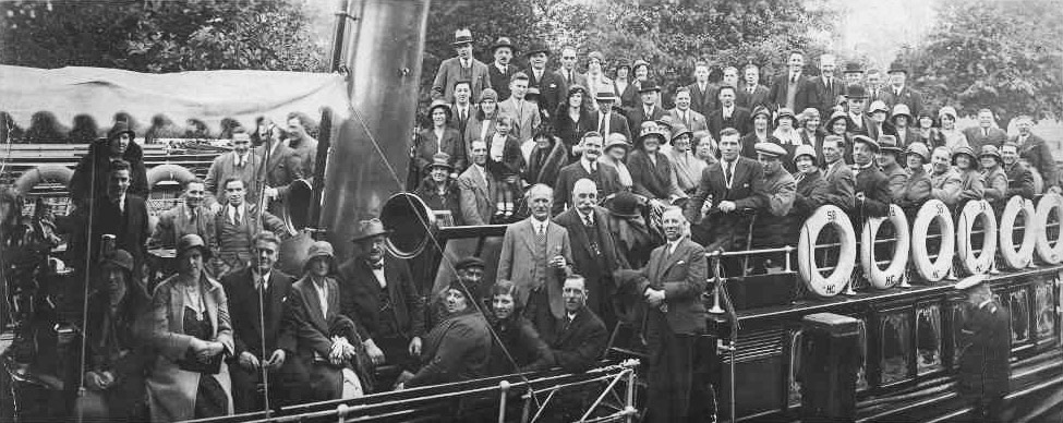 1931 A trip on the Thames for people working in the milk industry in London. (Courtesy Megan Hayes, Peoples Collection Wales)
