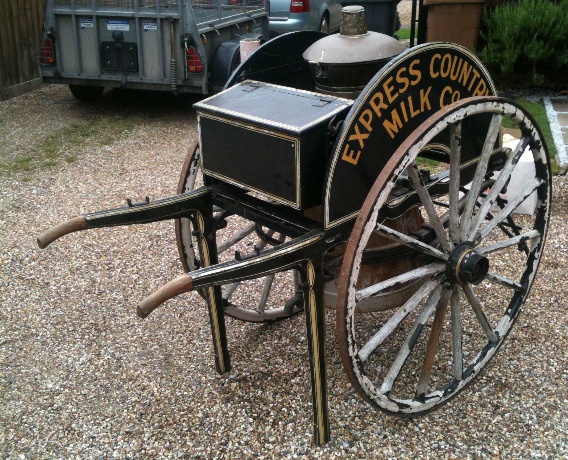 2013 Paul Luke's collection of vintage Express Dairy Vehicles