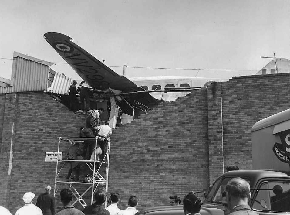 1960 (01 June). Avro Anson VV298. (Courtesy https://www.pprune.org/aviation-history-nostalgia/379570-egg-packing-anson-2.html)