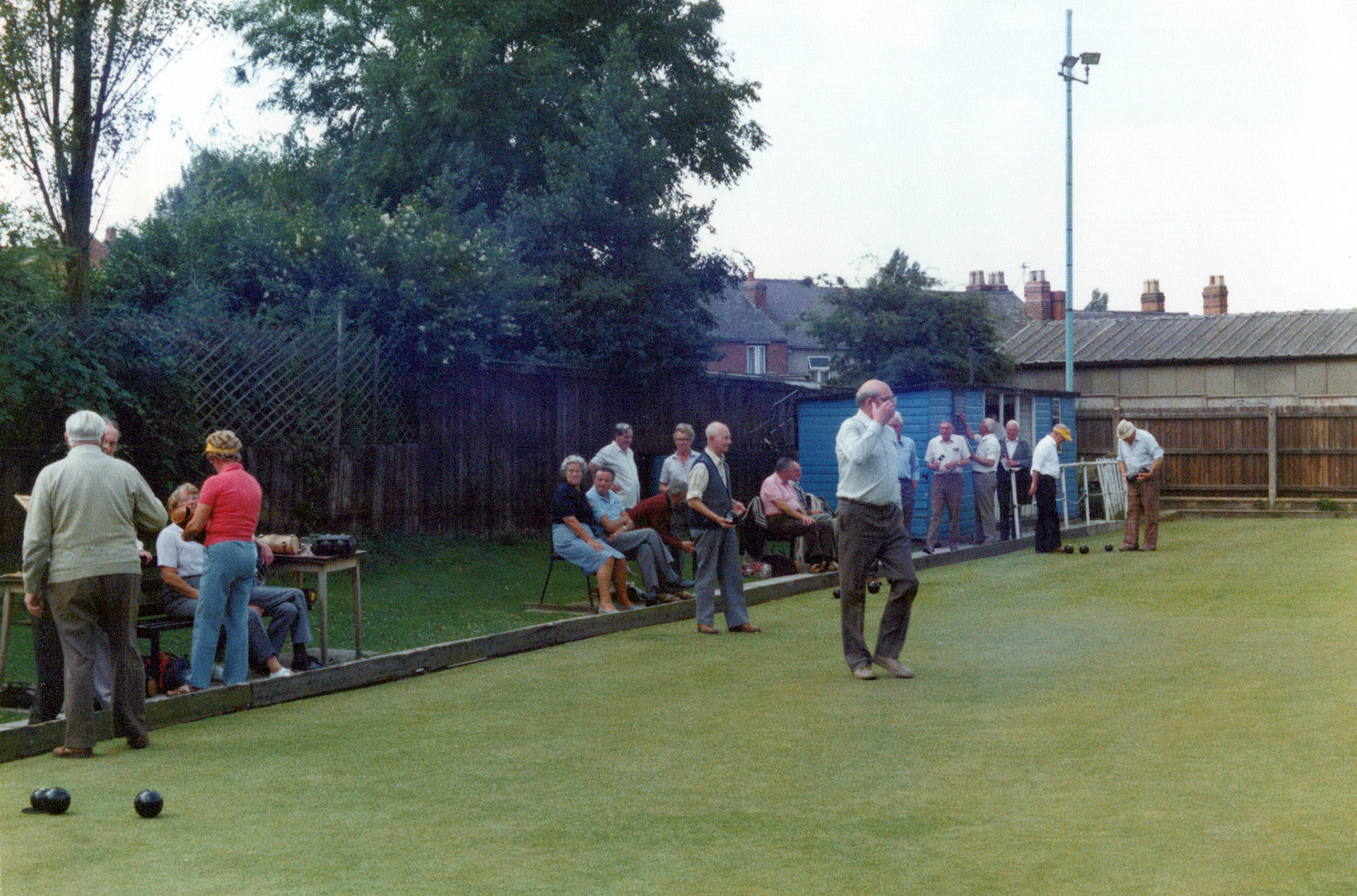 1980 Minsterley Sports Teams. Kevin Williams recognises Jess Rowson, in the middle of the green. (Courtesy Joe Lyons)