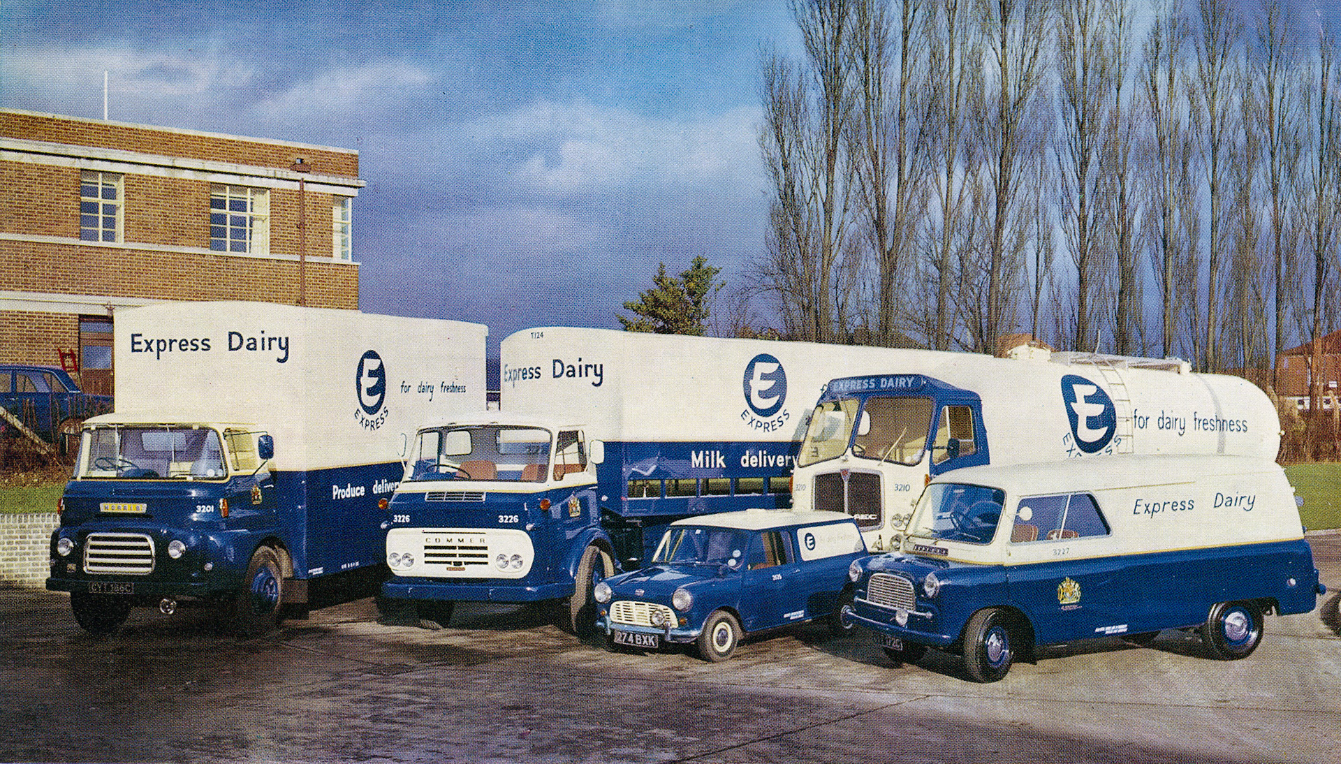 1964 Line-up of Company vehicles. Paul Batchelor comments "The Bedford van is like the one Phil Plumpton, the Morden onsite Forklift engineer, used to have. The cover engineers were Jack Scufder and later Terry Mercer from Sundridge Park Bromley, and Richard Seidler for South Ruislip workshops." (From 'Express in Focus (Courtesy Brian Rebbeck))