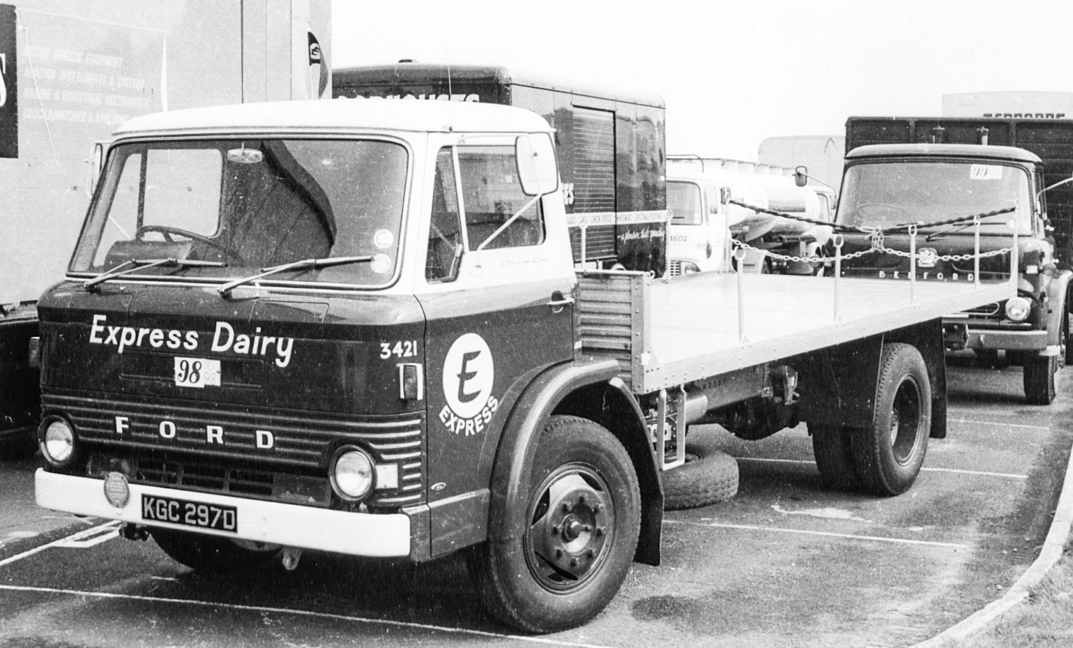 1966 Reg Ford flat bed truck KGC 2970, Co: 3421 (Courtesy Paul Luke)