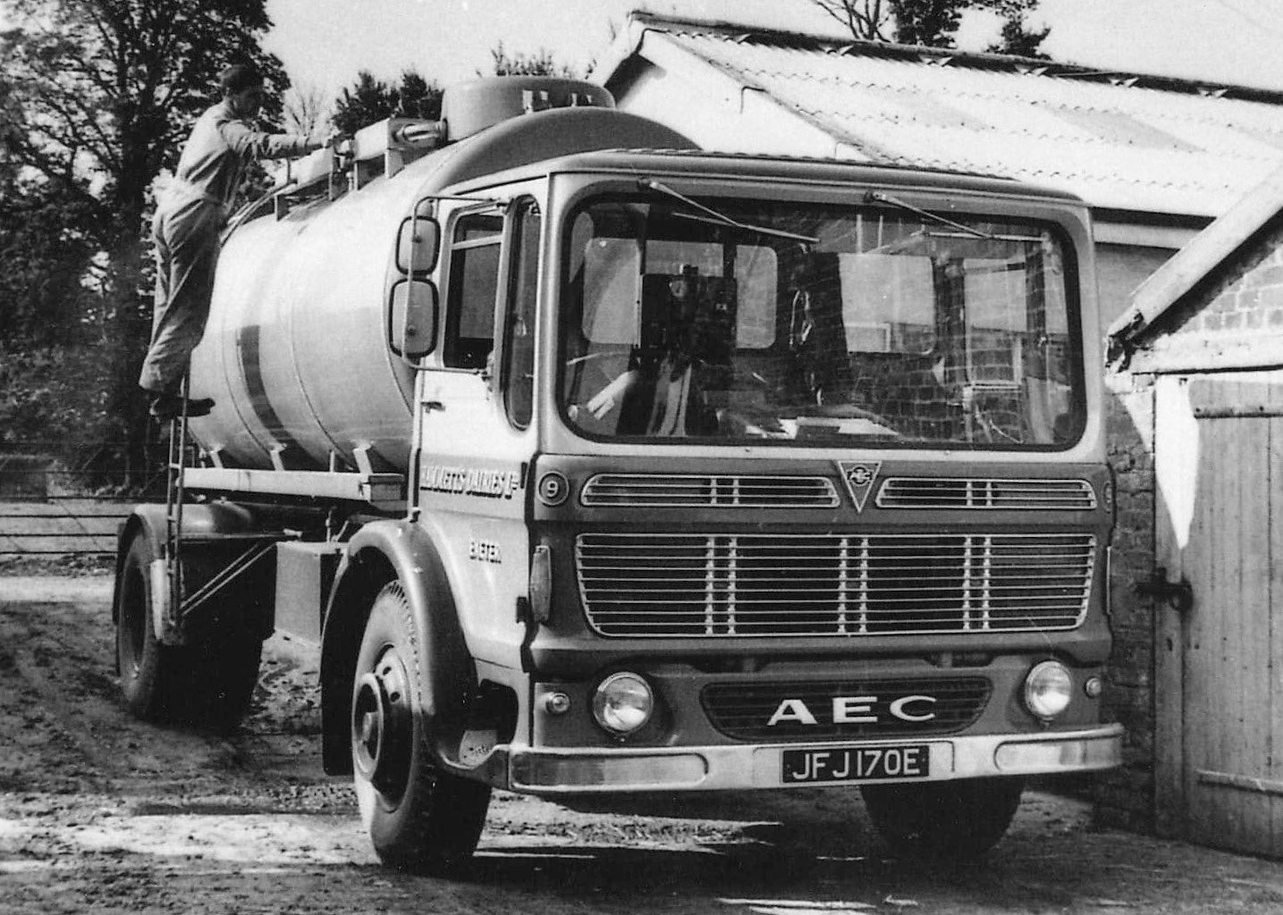 1967 Reg. Hammetts AEC Tanker at Exhibition Way, Exeter. (Courtesy Philip Broom, Devon Hauliers FB Group)