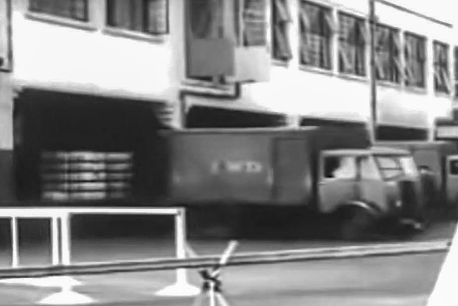 1936 Independent Wholesale Dairies, Harrow Road bottling centre had a fleet of Thornycroft 'Sturdy' 5/6 ton diesel lorries. (Stills from Thornycroft promotional video, courtesy Classic Vehicle Channel, YouTube)