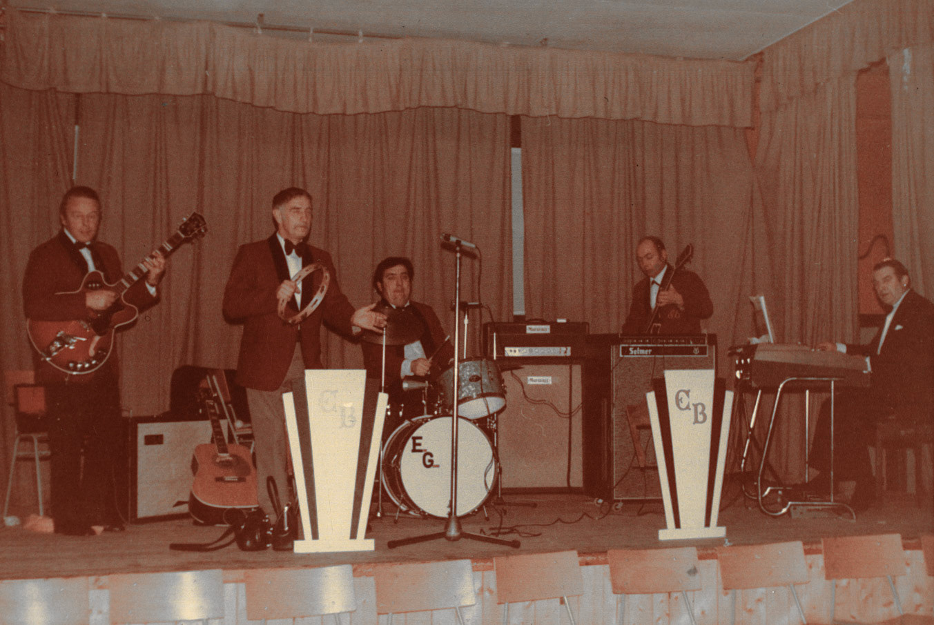 Jessica Betton comments "The late great Esmond Betton and his band". Patrick Taylor identifies Charlie Pugh on tambourine, (drove lorry at the dairy), Annette Unwin adds "My father". Michael Caddick identifies Taffy Goodwin on the drums (initials EG). (Courtesy Joe Lyons)