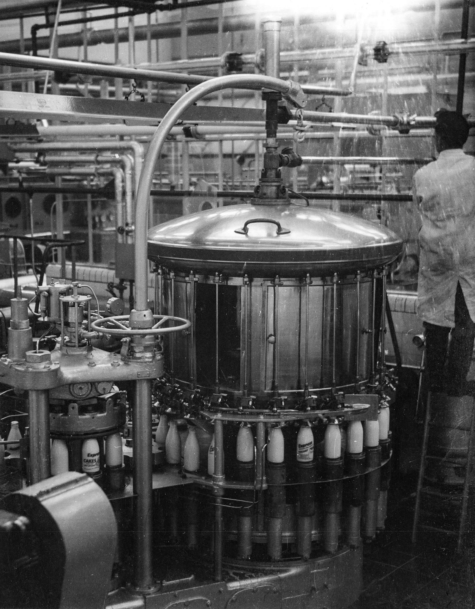 1957c Bromley filling line before re-equip in 1962 (Courtesy Paul Luke)