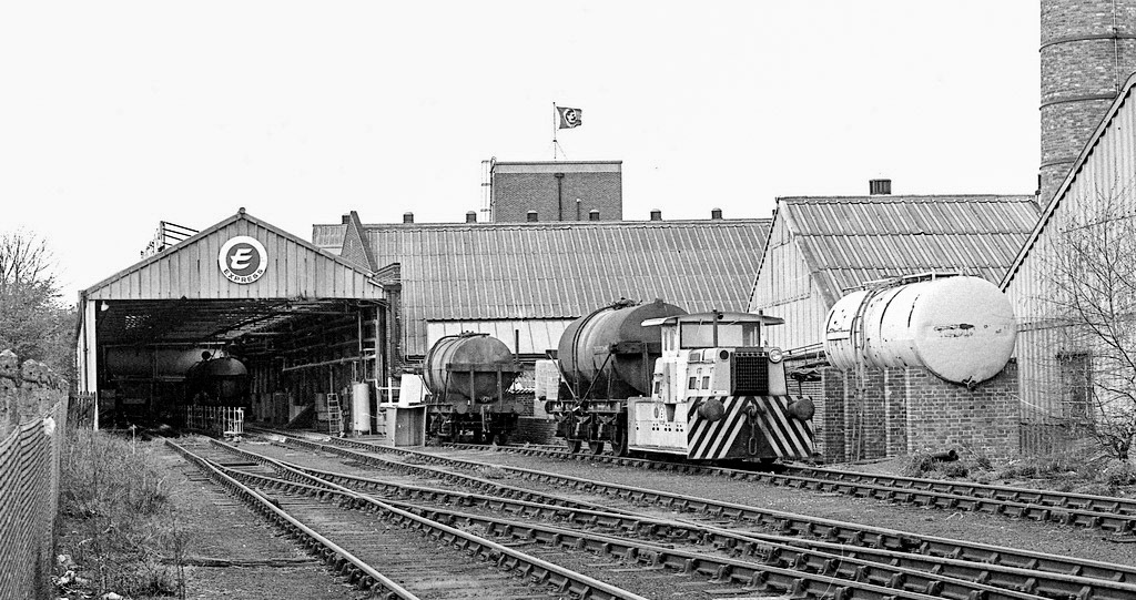 1977 Milk was still being received by rail, up to 14 3000 gallon tanks could be accomodated under cover, and more outside in the sidings.