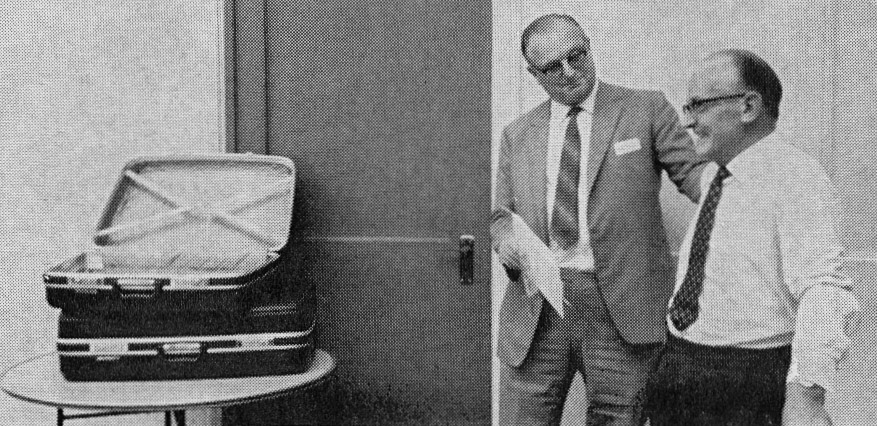 1971 EVM boss George Pearson says farewell to Superintendant Geoff Piddock. (Express News Christmas)