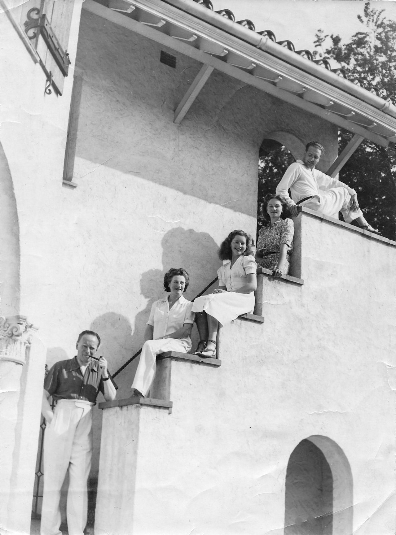 1930's High Wood Park Mill Hill (NW7). Brian Wastell explains "Mr Walter Nell, his wife and daughters, with Peter Dearing at High Wood House. (Peter Dearing was Mr Nell's eldest daughter's first husband, and  was an actor and theatre producer.) I lived there from the age of 4 to 6." (Courtesy Brian Wastell)