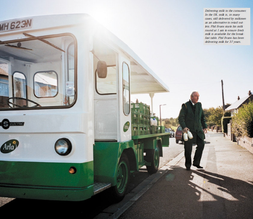 2000 Arla Foods first annual report after merger with MD pictures milkman Phil Evans, with 37 years service. (Extract from Arla Foods Annual Report)