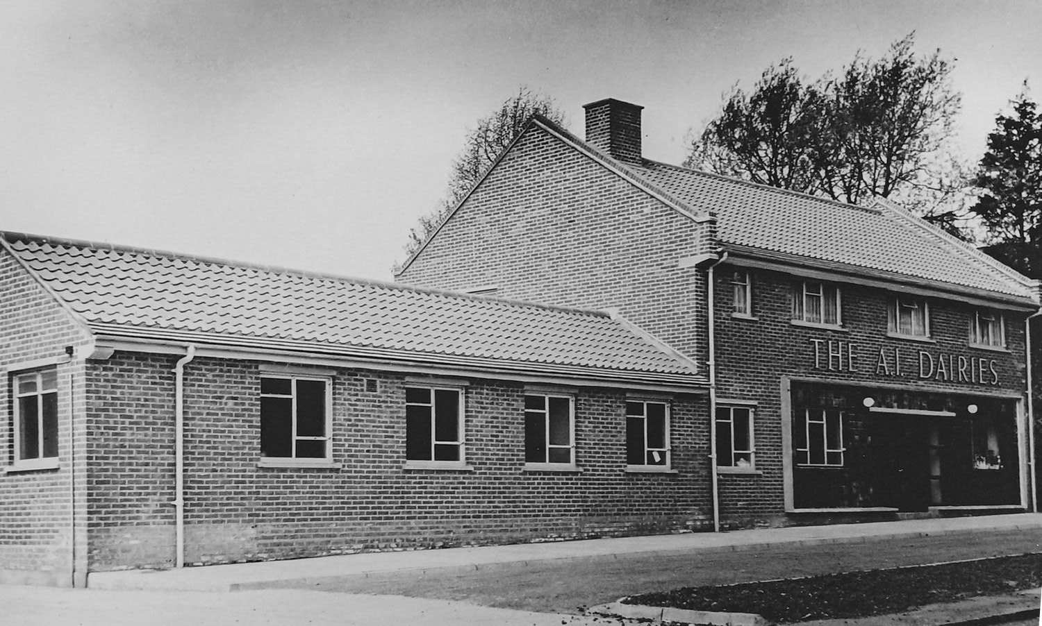 1960's? Borehamwood Depot, A1 Dairies (Courtesy Paul Smith)