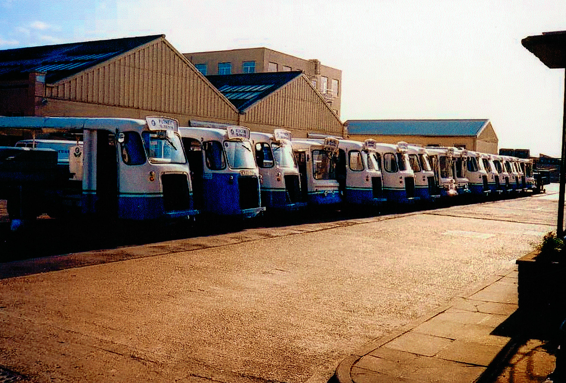 1980's? South Ruislip EVM Department. (Courtesy Dave Fane)
