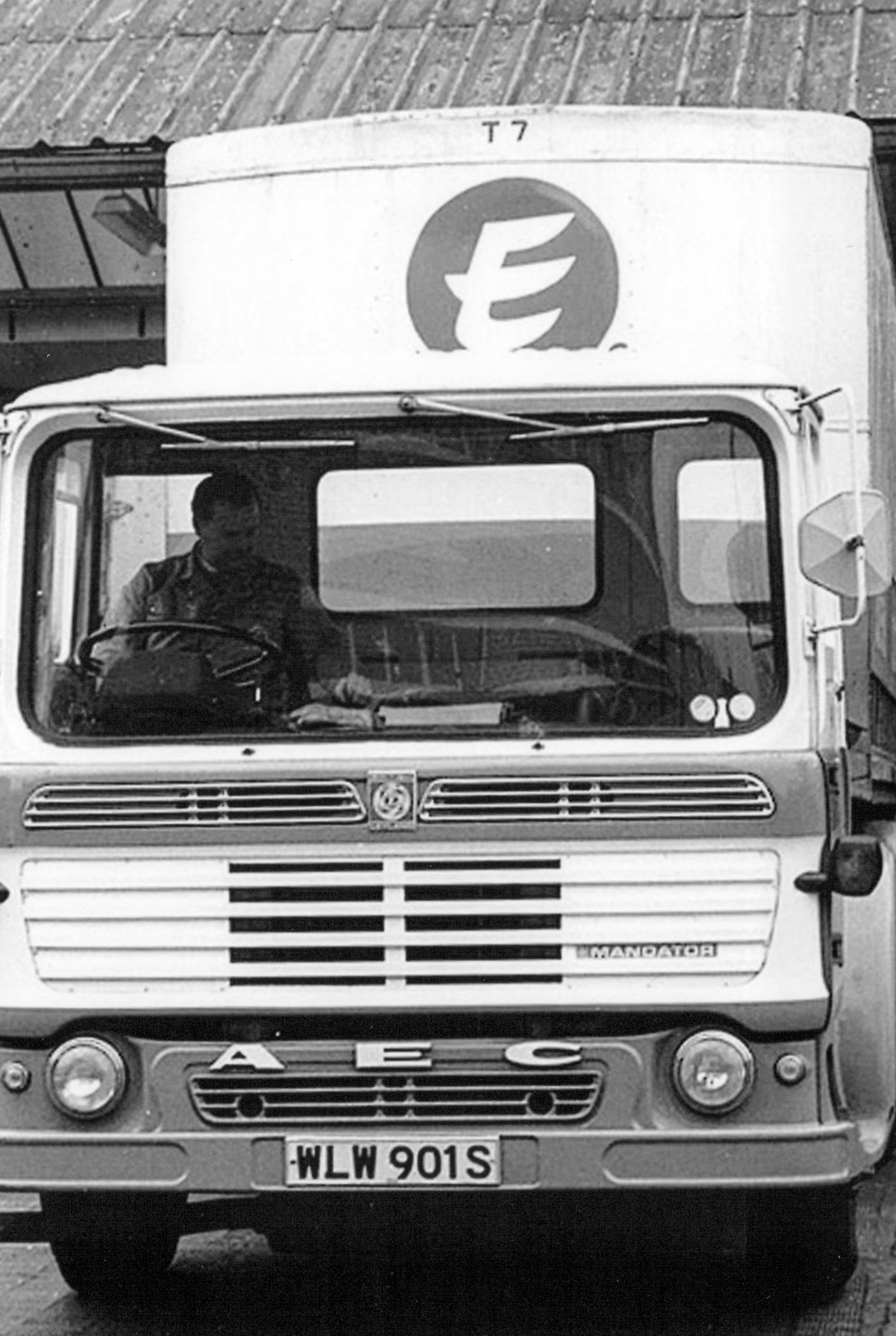 1977 Reg A.E.C. Mandator Reg: WLW 901S, on front loading bay at South Morden Processing (Courtesy Dave Fane)