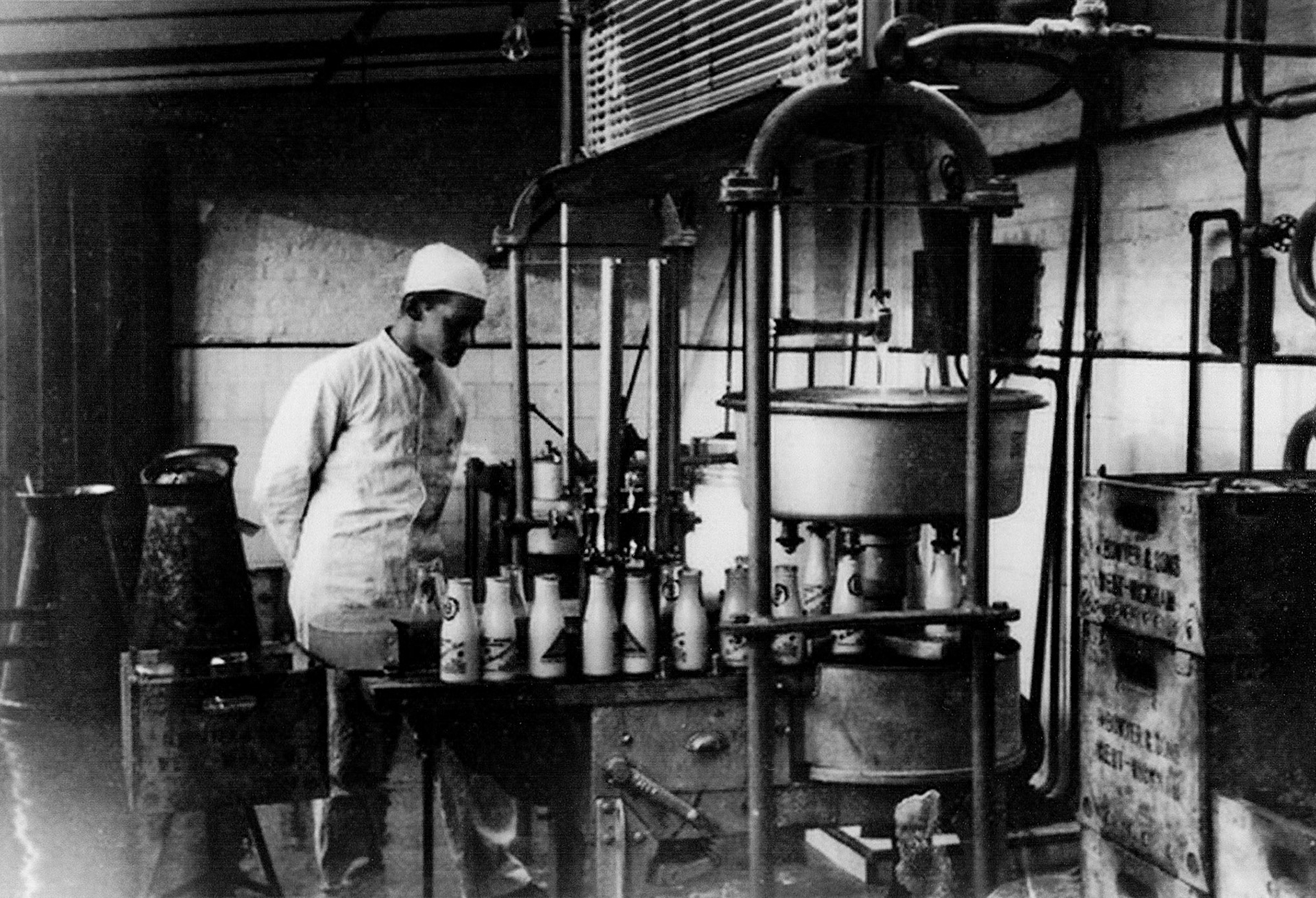 1940's 'George' Bowyer at the bottling line at West Wickham (Courtesy Hilary McCluskey/Bowyer)