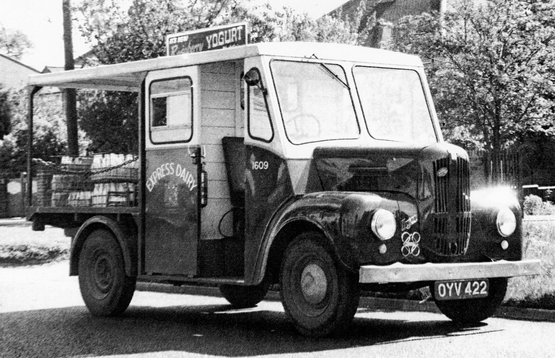 1954-7 Trojan Diesel float, Reg: OYV 42, Co: 1609 Dave Fane comments "New in 1954, sold 1957". (Courtesy Paul Luke)