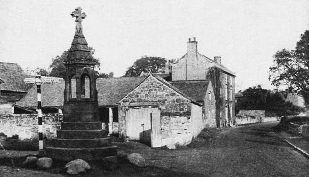 1940's? Ruyton Cross (Courtesy Oswestry Family & Local History Group (George & Margaret Jones)
