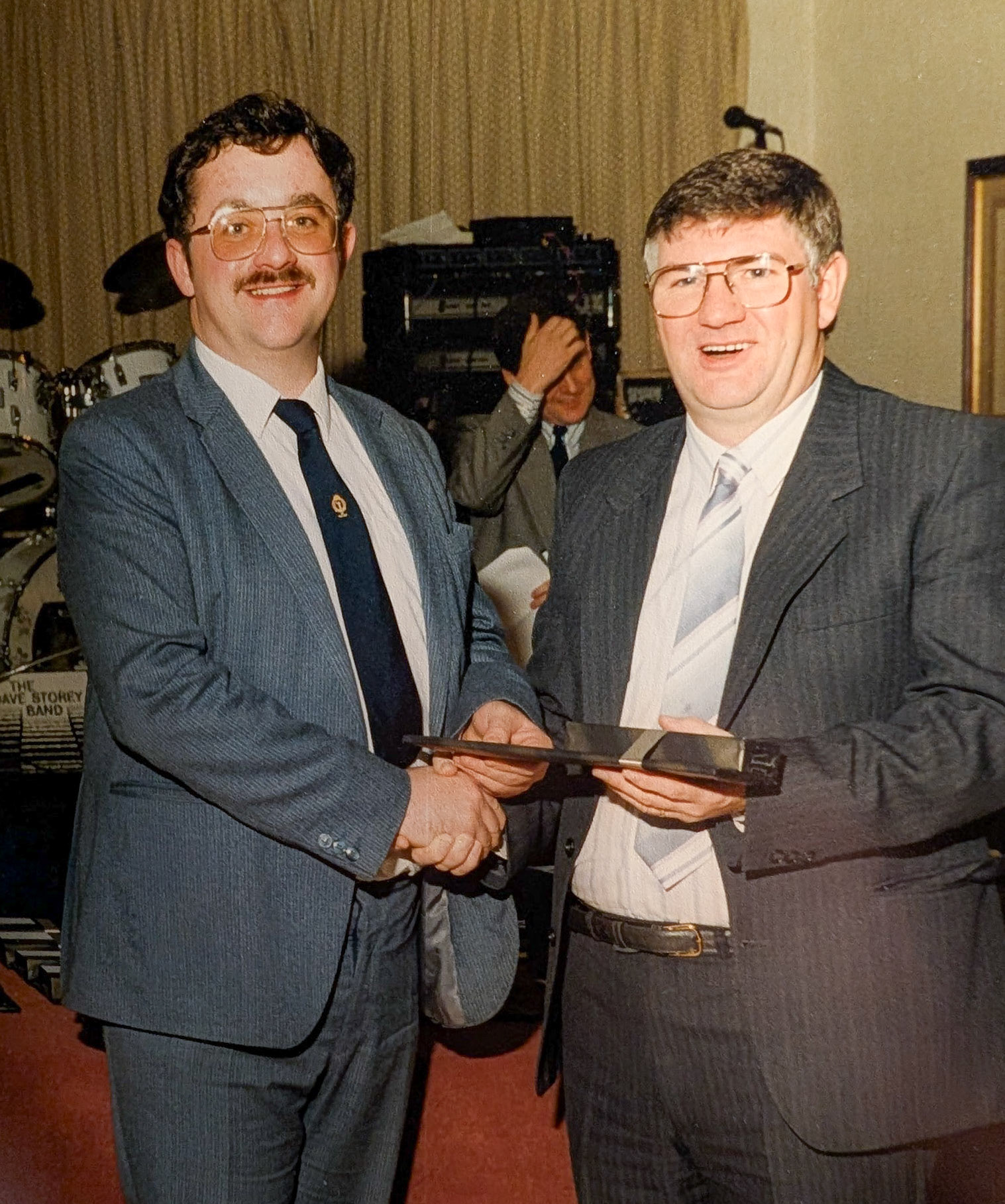 1988? Appleby Long Service dinner. David Atkinson with John Bolton (factory manager). (Courtesy David Atkinson)