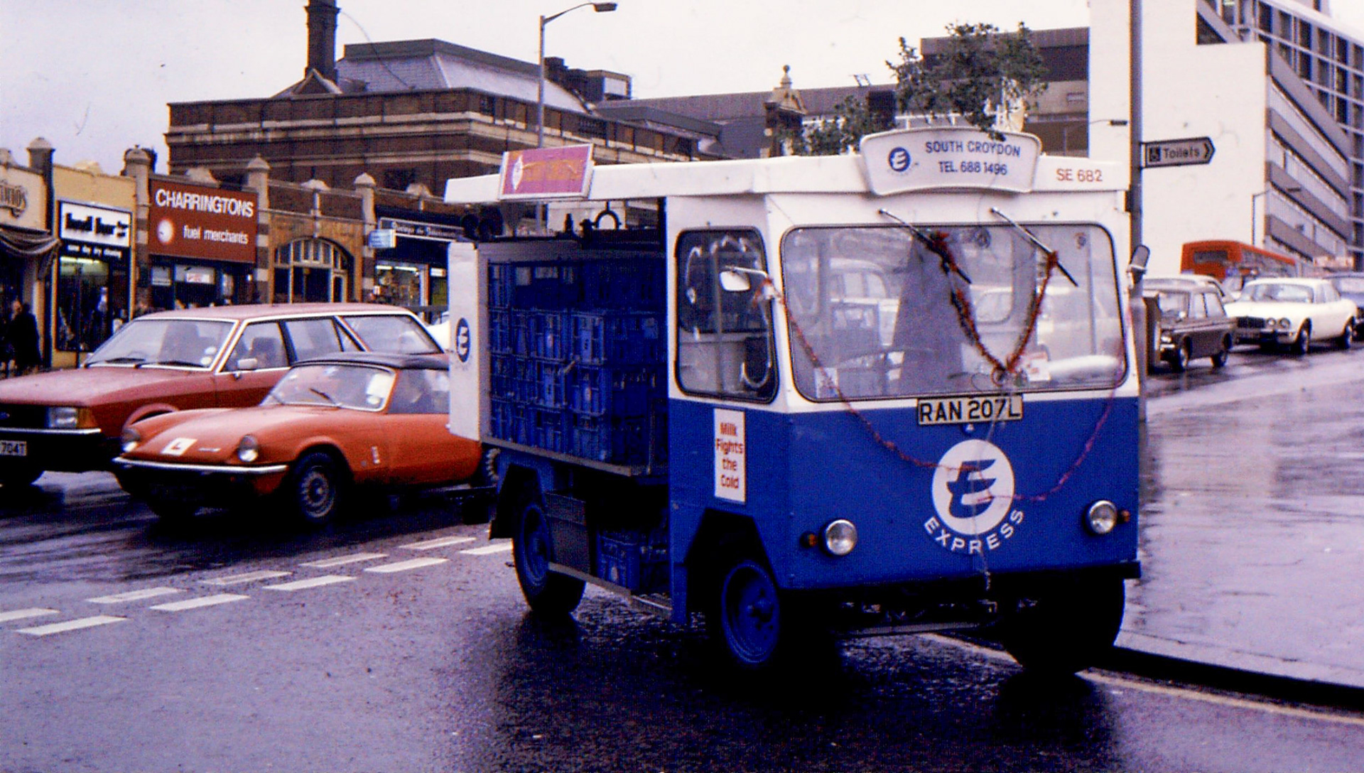 South Croydon Reg: RAN 207L Allan Dawes comments "The only large Cabac we had at South Croydon, round 19 John McQuire. He always dressed the float up for Christmas."  (Courtesy Michael Aldread)