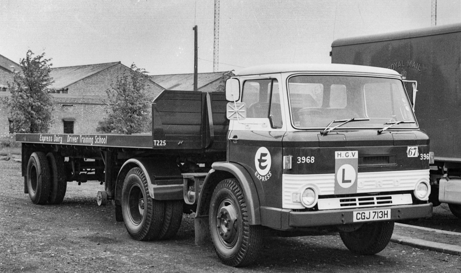 1969 Reg Ford tractor and trailer unit used for driver training, at South Ruislip.  CGJ 713H, Co: 3968. (Courtesy Dave Fane)