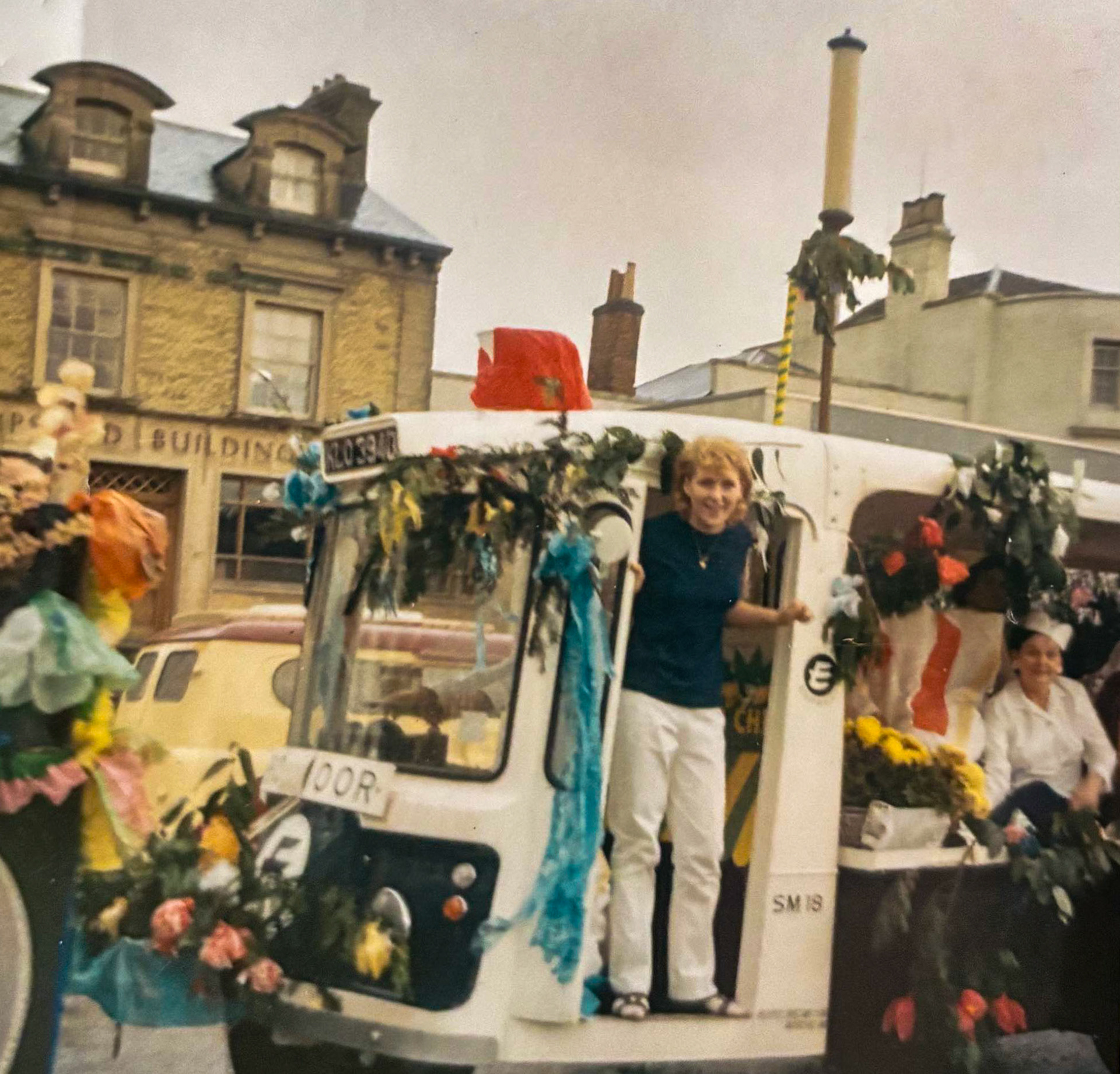1966 Hemel Hempstead carnival, Boxmoor float. Sue comments "My fab stepdad Vic Pinnell helped with arranging the float as he worked at the depot in Horsecroft Road. He was 🥰". (Courtesy Sue Gilroy)