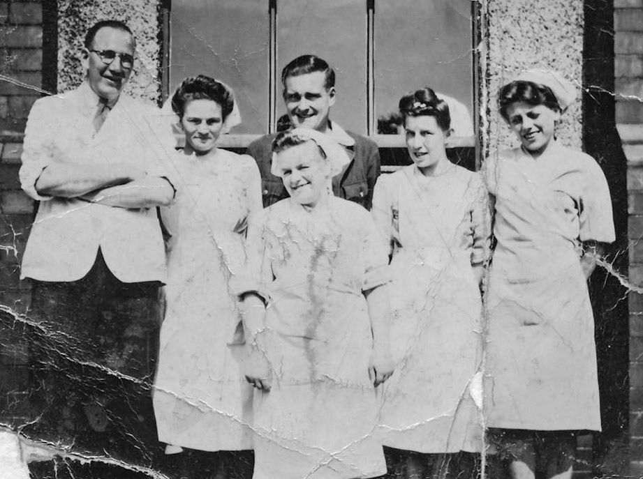 1950's Faringdon. Carole Oliver asks "Does anyone know the dairy workers in this photograph? My mum Joyce O'Connell is second from right. (Courtesy Carole Oliver, Memories of Faringdon FB Group)
