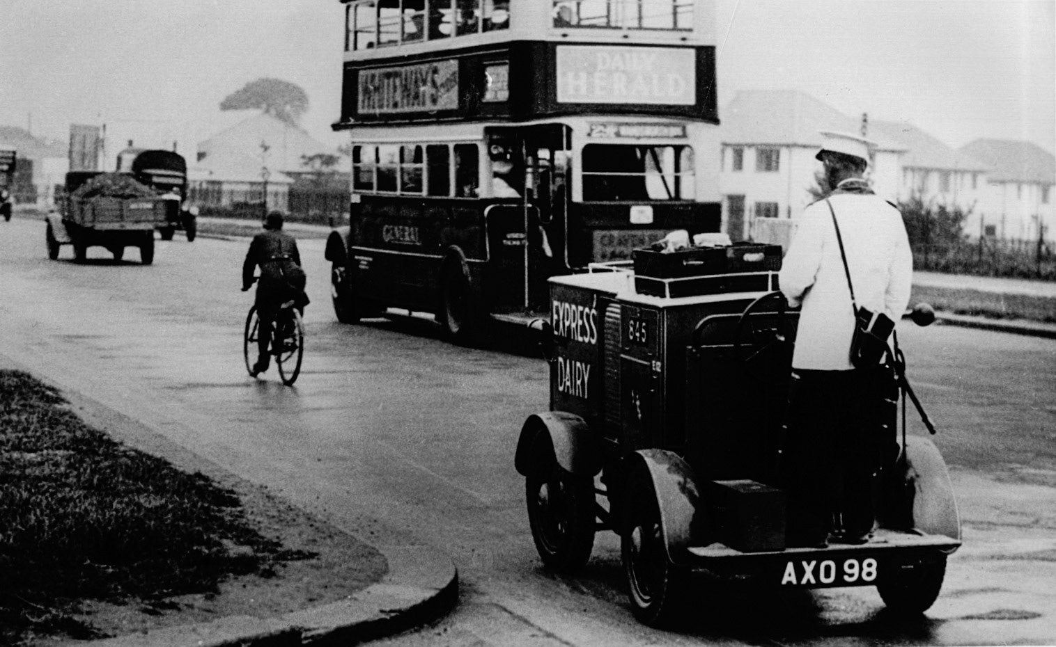 1930's delivery in London. (Courtesy Dave Fane)