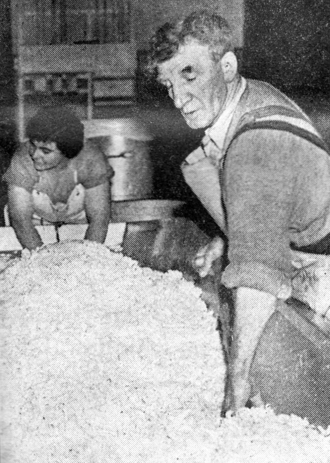 Sanquhar Creamery. Marion Gate comments"You mention the whey getting separated, here's a photograph of Jimmy Maxwell doing that." (Courtesy Marion Gate)