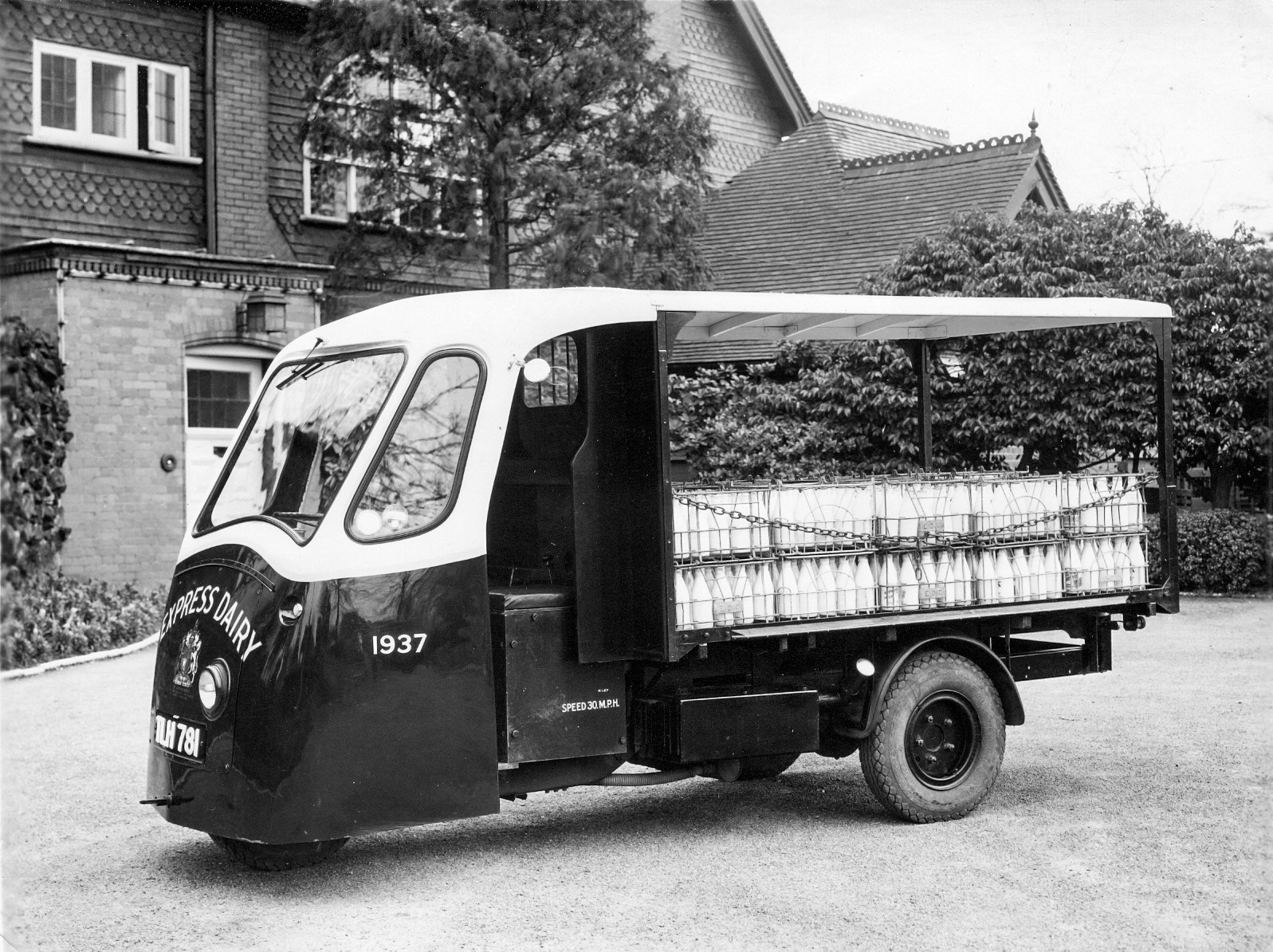 1960's? Diesel powered W &amp; W Float. Dave Fane comments "This is a Wales &amp; Edwards float TLH 781, Co: 1937, but it is a diesel, note the tank and filler cap on the nearside.This one has a London fleet number, but Bradford depot had about 12 of these." (Courtesy Dave Fane)